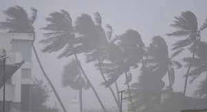 ശക്തമായ കാറ്റിനും മോശം കാലാവസ്ഥയ്ക്കും സാധ്യത ശക്തമായ കാറ്റിനും മോശം കാലാവസ്ഥയ്ക്കും സാധ്യത