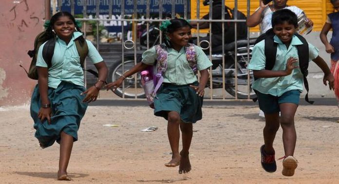 കടുത്ത ചൂട് : സ്കൂളുകള് ജൂണ് 6ന് തുറക്കില്ല ; 10ലേക്ക് മാറ്റി തമിഴ്നാട് സർക്കാർ കടുത്ത ചൂട് : സ്കൂളുകള് ജൂണ് 6ന് തുറക്കില്ല ; 10ലേക്ക് മാറ്റി തമിഴ്നാട് സർക്കാർ