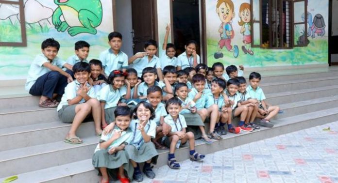 പ്രൈമറി ക്ലാസുകളിൽ പ്രവൃത്തി ദിനം കുറയ്ക്കുമെന്ന് വിദ്യാഭ്യാസമന്ത്രി പ്രൈമറി ക്ലാസുകളിൽ പ്രവൃത്തി ദിനം കുറയ്ക്കുമെന്ന് വിദ്യാഭ്യാസമന്ത്രി