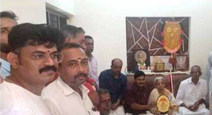 ഉമയാറ്റുകരയുടെ മുത്തശ്ശിയെ എൻ.എസ്.എസ് ആദരിച്ചു ഉമയാറ്റുകരയുടെ മുത്തശ്ശിയെ എൻ.എസ്.എസ് ആദരിച്ചു