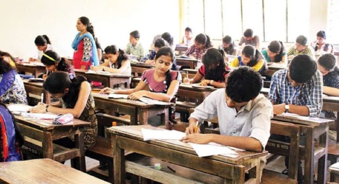 സിവില് സര്വീസ് പ്രിലിമിനറി പരീക്ഷ ഇന്ന് ; കേരളത്തില് 61 കേന്ദ്രങ്ങളിലായി 23,666 പേര് ; മാര്ഗനിര്ദേശങ്ങള് സിവില് സര്വീസ് പ്രിലിമിനറി പരീക്ഷ ഇന്ന് ; കേരളത്തില് 61 കേന്ദ്രങ്ങളിലായി 23,666 പേര് ; മാര്ഗനിര്ദേശങ്ങള്