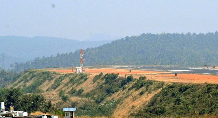 കരിപ്പൂരിലെ വീടുകൾക്ക് എൻഒസി ലഭിക്കാത്ത വിഷയം ; ഒരാഴ്ചയ്ക്കകം റിപ്പോർട്ട് നൽകാൻ നിർദേശം കരിപ്പൂരിലെ വീടുകൾക്ക് എൻഒസി ലഭിക്കാത്ത വിഷയം ; ഒരാഴ്ചയ്ക്കകം റിപ്പോർട്ട് നൽകാൻ നിർദേശം