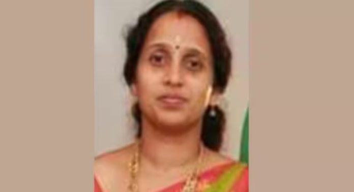 മലയാളി യുവതി ബെംഗളൂരുവില് വാഹനാപകടത്തില് മരിച്ചു മലയാളി യുവതി ബെംഗളൂരുവില് വാഹനാപകടത്തില് മരിച്ചു
