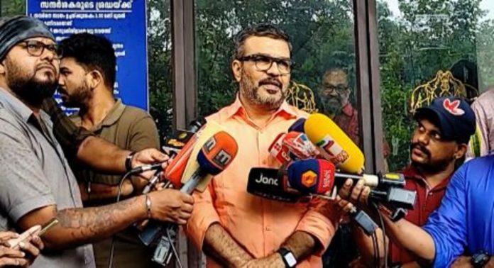 ബാർ കോഴ ആരോപണം: ടൂറിസം വകുപ്പ് എക്സൈസ് വകുപ്പിൽ കൈ കടത്തിയിട്ടില്ല ; പ്രചാരണം ചിലരുടെ വ്യാമോഹമെന്ന് മന്ത്രി ബാർ കോഴ ആരോപണം: ടൂറിസം വകുപ്പ് എക്സൈസ് വകുപ്പിൽ കൈ കടത്തിയിട്ടില്ല ; പ്രചാരണം ചിലരുടെ വ്യാമോഹമെന്ന് മന്ത്രി