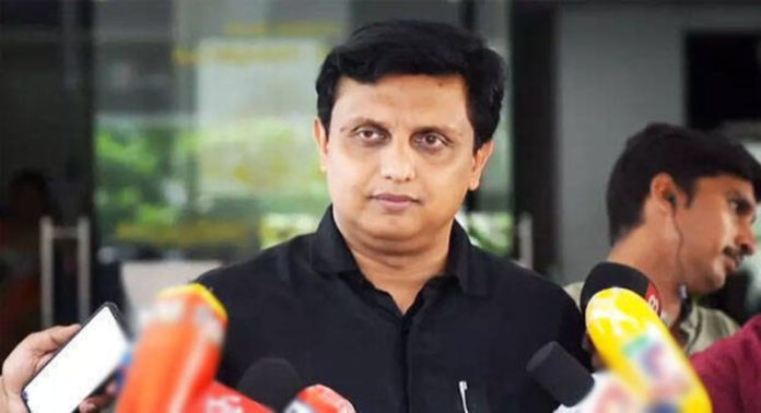 ഏത് തരത്തിലും ഭീഷണി വന്നാലും തല പോയാലും നിന്ന് പോരാടുമെന്ന് മുഹമ്മദ് റിയാസ് ഏത് തരത്തിലും ഭീഷണി വന്നാലും തല പോയാലും നിന്ന് പോരാടുമെന്ന് മുഹമ്മദ് റിയാസ്