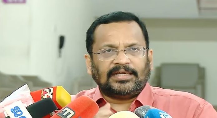 എഡിഎമ്മിനെതിരെ വ്യാജ പരാതി : പിന്നിൽ പ്രശാന്തെന്ന് മലയാലപ്പുഴ മോഹനൻ ; ആരെയും സംരക്ഷിക്കില്ലെന്ന് മന്ത്രി എഡിഎമ്മിനെതിരെ വ്യാജ പരാതി : പിന്നിൽ പ്രശാന്തെന്ന് മലയാലപ്പുഴ മോഹനൻ ; ആരെയും സംരക്ഷിക്കില്ലെന്ന് മന്ത്രി