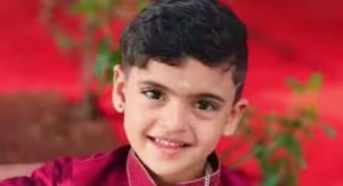 നീന്തല് പഠിപ്പിക്കുന്നതിനിടെ മുങ്ങിപ്പോയി ; ഗുരുതരാവസ്ഥയിലായ നാലു വയസുകാരന് മരിച്ചു നീന്തല് പഠിപ്പിക്കുന്നതിനിടെ മുങ്ങിപ്പോയി ; ഗുരുതരാവസ്ഥയിലായ നാലു വയസുകാരന് മരിച്ചു