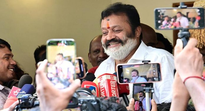 ജാതിയും മതവും നോക്കാതെ വലിയൊരു വിഭാഗം ബിജെപിക്കൊപ്പം നിൽക്കാൻ തയാറായെന്ന് സുരേഷ് ഗോപി ജാതിയും മതവും നോക്കാതെ വലിയൊരു വിഭാഗം ബിജെപിക്കൊപ്പം നിൽക്കാൻ തയാറായെന്ന് സുരേഷ് ഗോപി