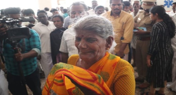 കള്ളക്കുറിച്ചി വിഷമദ്യ ദുരന്തം ; മരിച്ചവരുടെ കുടുംബങ്ങൾക്ക് 10 ലക്ഷം രൂപ ധനസഹായം, മരണം 34 ആയി കള്ളക്കുറിച്ചി വിഷമദ്യ ദുരന്തം ; മരിച്ചവരുടെ കുടുംബങ്ങൾക്ക് 10 ലക്ഷം രൂപ ധനസഹായം, മരണം 34 ആയി