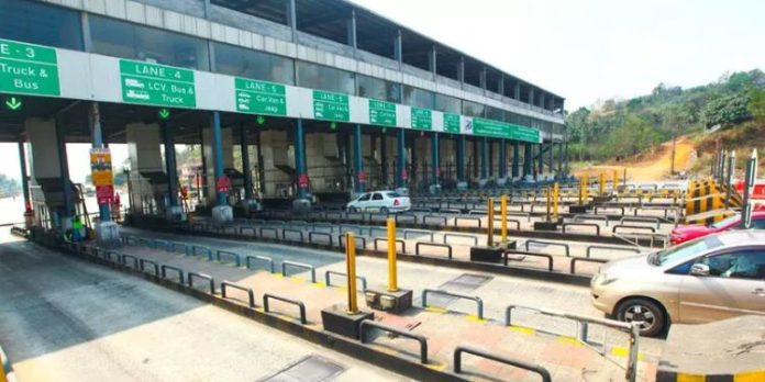 ടോള് നിരക്ക് വർധിപ്പിക്കാനുള്ള തീരുമാനം ; പ്രതിഷേധവുമായി പാലക്കാട് ജനകീയ കൂട്ടായ്മ ടോള് നിരക്ക് വർധിപ്പിക്കാനുള്ള തീരുമാനം ; പ്രതിഷേധവുമായി പാലക്കാട് ജനകീയ കൂട്ടായ്മ