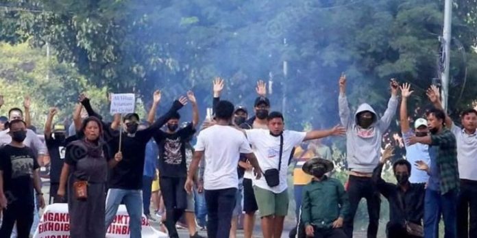 മണിപ്പൂരിൽ വീണ്ടും സംഘർഷം : ഒരു ജില്ലയിൽ കർഫ്യു പ്രഖ്യാപിച്ചു മണിപ്പൂരിൽ വീണ്ടും സംഘർഷം : ഒരു ജില്ലയിൽ കർഫ്യു പ്രഖ്യാപിച്ചു