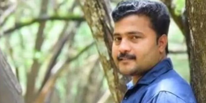 കാറഡുക്ക സഹകരണ സംഘം തട്ടിപ്പ് ; ഒളിവിൽ പോയ സിപിഎം ലോക്കൽ കമ്മിറ്റി അംഗം അറസ്റ്റിൽ കാറഡുക്ക സഹകരണ സംഘം തട്ടിപ്പ് ; ഒളിവിൽ പോയ സിപിഎം ലോക്കൽ കമ്മിറ്റി അംഗം അറസ്റ്റിൽ