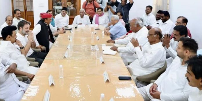 പ്രതിപക്ഷ ബ്ലോക്കാകാൻ ഇന്ത്യ സഖ്യം ; യോഗത്തിൽ ധാരണയായി പ്രതിപക്ഷ ബ്ലോക്കാകാൻ ഇന്ത്യ സഖ്യം ; യോഗത്തിൽ ധാരണയായി