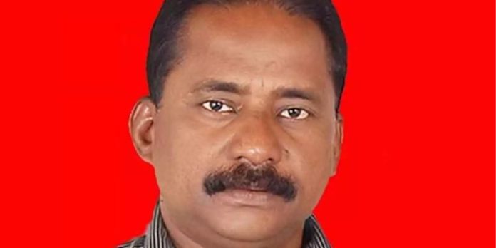 ടി.പി വധക്കേസ് പ്രതികൾക്ക് പരോൾ ടി.പി വധക്കേസ് പ്രതികൾക്ക് പരോൾ