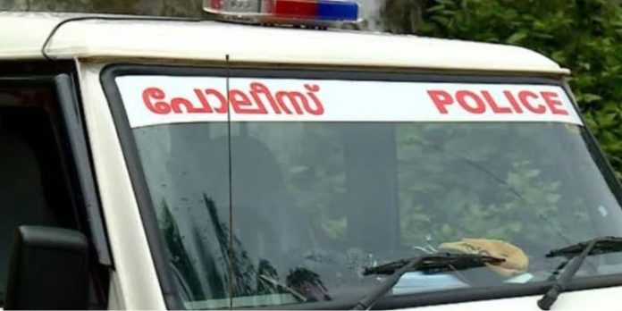 ബാലരാമപുരത്ത് യുവാവിനെ കുത്തിക്കൊലപ്പെടുത്തി ; പ്രതി ഒളിവിൽ ബാലരാമപുരത്ത് യുവാവിനെ കുത്തിക്കൊലപ്പെടുത്തി ; പ്രതി ഒളിവിൽ