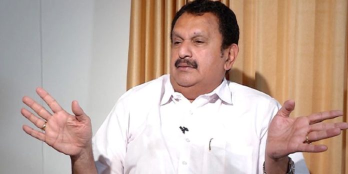 ‘പണിയെടുക്കാൻ അറിയില്ലെങ്കിൽ ഡിസിസി പിരിച്ചുവിടുന്നതാണ് നല്ലത്’, നേതാക്കളോട് കയർത്ത് കെ മുരളീധരൻ ‘പണിയെടുക്കാൻ അറിയില്ലെങ്കിൽ ഡിസിസി പിരിച്ചുവിടുന്നതാണ് നല്ലത്’, നേതാക്കളോട് കയർത്ത് കെ മുരളീധരൻ