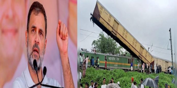 ബംഗാള് ട്രെയിന് അപകടം ; രൂക്ഷ വിമര്ശനവുമായി രാഹുല് ഗാന്ധി ബംഗാള് ട്രെയിന് അപകടം ; രൂക്ഷ വിമര്ശനവുമായി രാഹുല് ഗാന്ധി