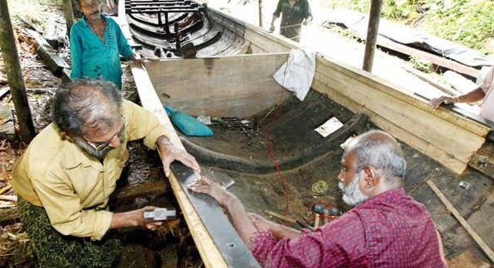 ആറന്മുള വള്ളസദ്യ വഴിപാടിനും ഉത്രട്ടാതി ജലമേളയ്ക്കുമായി പള്ളിയോടങ്ങൾ ഒരുങ്ങുന്നു ആറന്മുള വള്ളസദ്യ വഴിപാടിനും ഉത്രട്ടാതി ജലമേളയ്ക്കുമായി പള്ളിയോടങ്ങൾ ഒരുങ്ങുന്നു