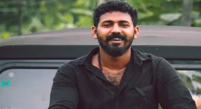 ‘എന്തും പറയാൻ പറ്റില്ലെന്ന് ബോധ്യപ്പെടുത്താൻ അധികസമയം വേണ്ട’ ; മനു തോമസിനെതിരെ ഭീഷണിയുമായി ആകാശ് തില്ലങ്കേരി ‘എന്തും പറയാൻ പറ്റില്ലെന്ന് ബോധ്യപ്പെടുത്താൻ അധികസമയം വേണ്ട’ ; മനു തോമസിനെതിരെ ഭീഷണിയുമായി ആകാശ് തില്ലങ്കേരി