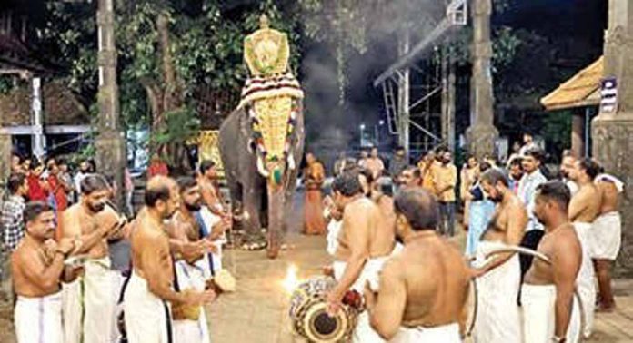 അമ്പലപ്പുഴ ശ്രീകൃഷ്ണസ്വാമീക്ഷേത്രത്തിൽ പുനഃപ്രതിഷ്ഠാവാർഷികാഘോഷം നടത്തി അമ്പലപ്പുഴ ശ്രീകൃഷ്ണസ്വാമീക്ഷേത്രത്തിൽ പുനഃപ്രതിഷ്ഠാവാർഷികാഘോഷം നടത്തി