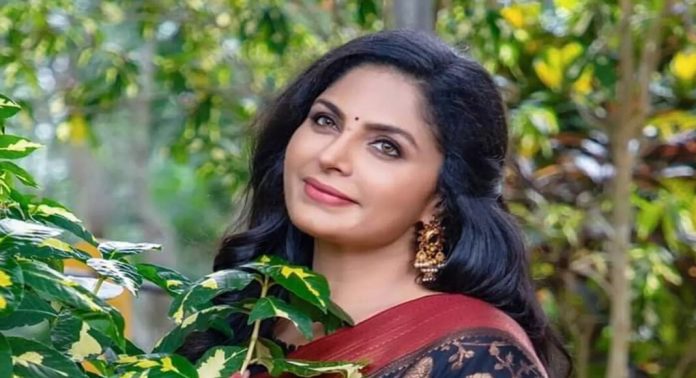 നടി ആശ ശരത്തിന് ആശ്വാസം ; നിക്ഷേപ തട്ടിപ്പ് കേസ് നടപടികൾ സ്റ്റേ ചെയ്തു നടി ആശ ശരത്തിന് ആശ്വാസം ; നിക്ഷേപ തട്ടിപ്പ് കേസ് നടപടികൾ സ്റ്റേ ചെയ്തു