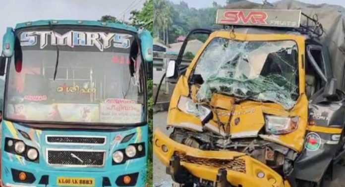 നിർത്തിയിട്ട ബസിന് പിന്നിലേക്ക് പിക്കപ്പ് ഇടിച്ച് കയറി ; ചികിത്സ കിട്ടാതെ ഡ്രൈവർ മരിച്ചു നിർത്തിയിട്ട ബസിന് പിന്നിലേക്ക് പിക്കപ്പ് ഇടിച്ച് കയറി ; ചികിത്സ കിട്ടാതെ ഡ്രൈവർ മരിച്ചു