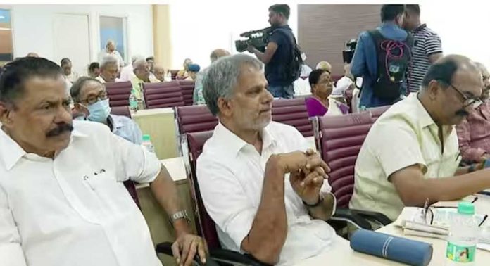 കേരളത്തിൽ ഭരണവിരുദ്ധ വികാരത്തിന്റെ കാരണങ്ങൾ പഠിക്കാൻ സിപിഎം കേന്ദ്ര കമ്മിറ്റി തീരുമാനം കേരളത്തിൽ ഭരണവിരുദ്ധ വികാരത്തിന്റെ കാരണങ്ങൾ പഠിക്കാൻ സിപിഎം കേന്ദ്ര കമ്മിറ്റി തീരുമാനം