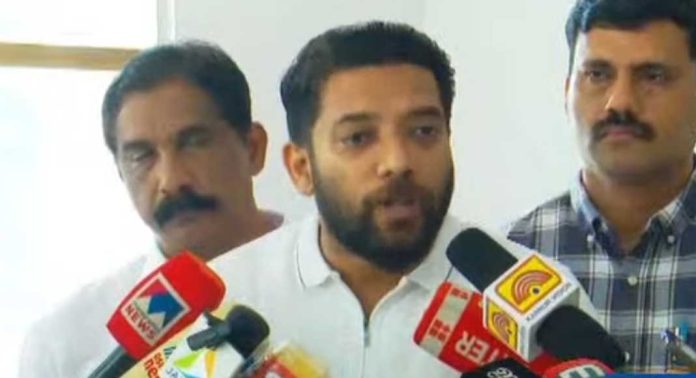 10 പെെസയ്ക്ക് ഗുണമില്ലാത്ത രീതിയിലാണ് ബോംബ് കേസുകളിൽ പോലീസ് ഇടപെടുന്നത് ; ഷാഫി പറമ്പിൽ 10 പെെസയ്ക്ക് ഗുണമില്ലാത്ത രീതിയിലാണ് ബോംബ് കേസുകളിൽ പോലീസ് ഇടപെടുന്നത് ; ഷാഫി പറമ്പിൽ