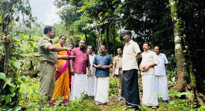 കൈവശ ഭൂമിയിലെ കാട് വെട്ടിതെളിക്കാൻ തയ്യാറാകാത്ത തോട്ടം ഉടമകൾക്കെതിരെ കർശന നടപടി സ്വീകരിക്കണം ; അഡ്വ. പ്രമോദ് നാരായൺ എംഎൽഎ കൈവശ ഭൂമിയിലെ കാട് വെട്ടിതെളിക്കാൻ തയ്യാറാകാത്ത തോട്ടം ഉടമകൾക്കെതിരെ കർശന നടപടി സ്വീകരിക്കണം ; അഡ്വ. പ്രമോദ് നാരായൺ എംഎൽഎ