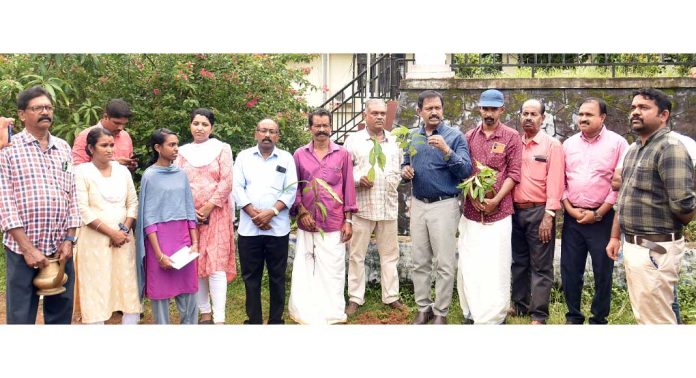 പ്രകൃതിയോടുള്ള ബാദ്ധ്യത നിറവേറ്റുന്നവനാണ് യഥാർത്ഥ പ്രകൃതി സ്നേഹി ; നാഷണൽ ഹ്യൂമൻ റൈറ്റ്സ് & ആന്റീകറപ്ക്ഷൻ ഫോഴ്സ് പ്രകൃതിയോടുള്ള ബാദ്ധ്യത നിറവേറ്റുന്നവനാണ് യഥാർത്ഥ പ്രകൃതി സ്നേഹി ; നാഷണൽ ഹ്യൂമൻ റൈറ്റ്സ് & ആന്റീകറപ്ക്ഷൻ ഫോഴ്സ്