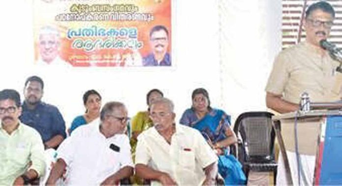 ദേവീവിലാസം എൻ.എസ്.എസ്. കരയോഗത്തിന്റെ കുടുംബസംഗമവും പഠനോപകരണ വിതരണവും നടന്നു ദേവീവിലാസം എൻ.എസ്.എസ്. കരയോഗത്തിന്റെ കുടുംബസംഗമവും പഠനോപകരണ വിതരണവും നടന്നു