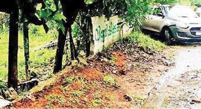 നൂറനാട് പാറ ജംഗ്ഷന് – ഇടപ്പോൺ റോഡിൽ വാഹനാപകടം പതിവായി നൂറനാട് പാറ ജംഗ്ഷന് – ഇടപ്പോൺ റോഡിൽ വാഹനാപകടം പതിവായി