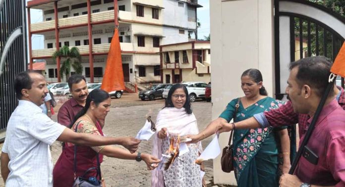 ചട്ടവിരുദ്ധമായി ആറാം ശനിയാഴ്ച അടിച്ചേൽപ്പിച്ച ക്ലസ്റ്റർ ബഹിഷ്കരിച്ച് – എൻ ടി യു ചട്ടവിരുദ്ധമായി ആറാം ശനിയാഴ്ച അടിച്ചേൽപ്പിച്ച ക്ലസ്റ്റർ ബഹിഷ്കരിച്ച് – എൻ ടി യു