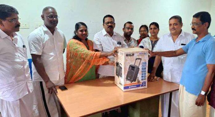 ഗ്രന്ഥശാലകൾക്ക് അടിസ്ഥാന സൗകര്യം ഒരുക്കൽ പദ്ധതി ; മൈക്ക് സെറ്റ് വിതരണം നടത്തി ഗ്രന്ഥശാലകൾക്ക് അടിസ്ഥാന സൗകര്യം ഒരുക്കൽ പദ്ധതി ; മൈക്ക് സെറ്റ് വിതരണം നടത്തി