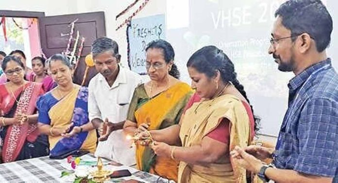 വി.എച്ച്.എസ്.ഇ. ഒന്നാംവർഷ വിദ്യാർഥികളുടെ ക്ലാസുകൾ സ്വാഗതസെമിനാറോടെ തുടക്കമായി വി.എച്ച്.എസ്.ഇ. ഒന്നാംവർഷ വിദ്യാർഥികളുടെ ക്ലാസുകൾ സ്വാഗതസെമിനാറോടെ തുടക്കമായി