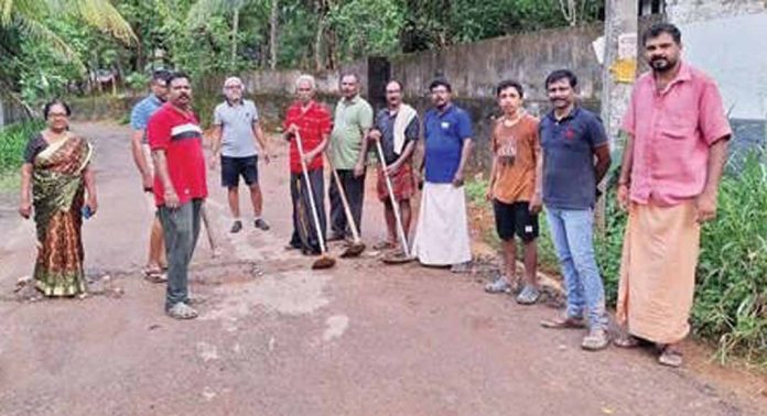 ചേന്നമ്പള്ളി – പ്രതിഭ ജംഗ്ഷന് വരെയുള്ള ഭാഗത്ത് കുടിവെള്ളമെത്തിയിട്ട് മാസങ്ങള് ചേന്നമ്പള്ളി – പ്രതിഭ ജംഗ്ഷന് വരെയുള്ള ഭാഗത്ത് കുടിവെള്ളമെത്തിയിട്ട് മാസങ്ങള്