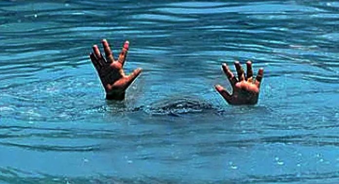നീന്തൽ പഠിക്കുന്നതിനിടെ കുളത്തിൽ മുങ്ങിപോയി ; മലപ്പുറത്ത് നാലുവയസുകാരന് ദാരുണാന്ത്യം നീന്തൽ പഠിക്കുന്നതിനിടെ കുളത്തിൽ മുങ്ങിപോയി ; മലപ്പുറത്ത് നാലുവയസുകാരന് ദാരുണാന്ത്യം