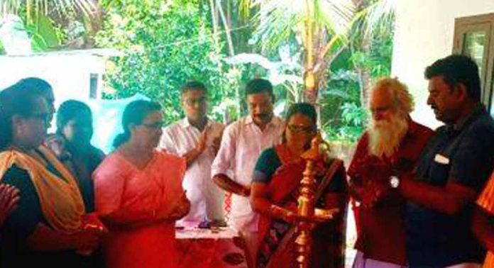 ഏഴംകുളം തൊടുവക്കാട് ജനകീയ ആരോഗ്യ കേന്ദ്രം പുതിയ കെട്ടിടത്തിലേക്ക് മാറ്റി സ്ഥാപിച്ചു ഏഴംകുളം തൊടുവക്കാട് ജനകീയ ആരോഗ്യ കേന്ദ്രം പുതിയ കെട്ടിടത്തിലേക്ക് മാറ്റി സ്ഥാപിച്ചു