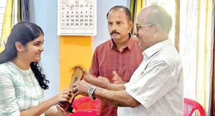 എഴുമറ്റൂർ എൻ.എസ്.എസ്. കരയോഗം എസ്.എസ്.എൽ.സി., പ്ലസ് ടു പരീക്ഷാ വിജയികളെ അനുമോദിച്ചു എഴുമറ്റൂർ എൻ.എസ്.എസ്. കരയോഗം എസ്.എസ്.എൽ.സി., പ്ലസ് ടു പരീക്ഷാ വിജയികളെ അനുമോദിച്ചു