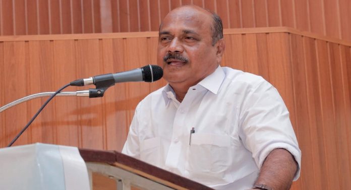 പിടിയും കോഴിക്കറിയും : അത്രയും ആവേശം വേണ്ടെന്ന് പാര്ട്ടി പ്രവര്ത്തകരോട് കോട്ടയത്തെ യുഡിഎഫ് സ്ഥാനാര്ത്ഥി പിടിയും കോഴിക്കറിയും : അത്രയും ആവേശം വേണ്ടെന്ന് പാര്ട്ടി പ്രവര്ത്തകരോട് കോട്ടയത്തെ യുഡിഎഫ് സ്ഥാനാര്ത്ഥി