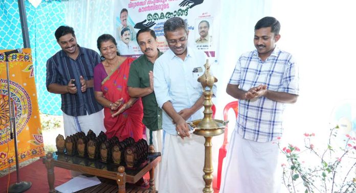 വിദ്യാർത്ഥികൾക്ക് കൗൺസിലറുടെ കൈതാങ്ങ് വിദ്യാർത്ഥികൾക്ക് കൗൺസിലറുടെ കൈതാങ്ങ്