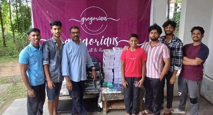 പഠനോപകരണ കിറ്റ് വിതരണം ചെയ്തു പഠനോപകരണ കിറ്റ് വിതരണം ചെയ്തു