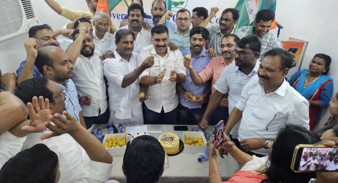 ഇന്ത്യാ മുന്നണിയുടെ തേരോട്ടവും യുഡിഎഫ്ന്റെ വിജയവും ആഘോഷമാക്കി ഒഐസിസി ഇന്ത്യാ മുന്നണിയുടെ തേരോട്ടവും യുഡിഎഫ്ന്റെ വിജയവും ആഘോഷമാക്കി ഒഐസിസി