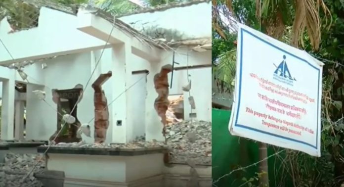 കിടപ്പാടവും സ്ഥലവും കരിപ്പൂര് വിമാനത്താവളത്തിന് വിട്ടുനല്കി ; പുതിയ വീട് നിര്മാണത്തിന് അനുമതി ലഭിക്കാതെ കുടുംബങ്ങള് പെരുവഴിയില് കിടപ്പാടവും സ്ഥലവും കരിപ്പൂര് വിമാനത്താവളത്തിന് വിട്ടുനല്കി ; പുതിയ വീട് നിര്മാണത്തിന് അനുമതി ലഭിക്കാതെ കുടുംബങ്ങള് പെരുവഴിയില്