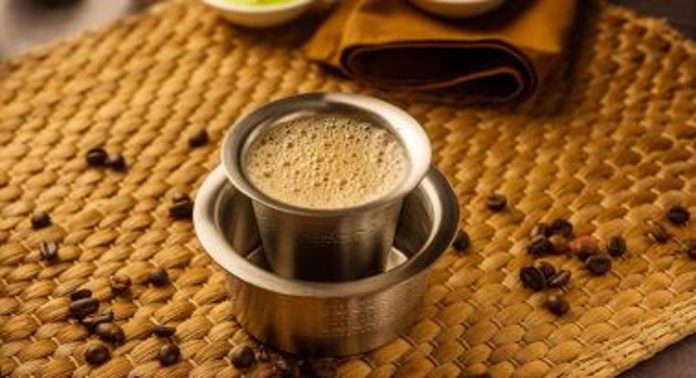 അമിതമായി കാപ്പി കുടിക്കുന്ന ആളാണോ നിങ്ങൾ? എങ്കിൽ സൂക്ഷിക്കുക, അറിയാം… അമിതമായി കാപ്പി കുടിക്കുന്ന ആളാണോ നിങ്ങൾ? എങ്കിൽ സൂക്ഷിക്കുക, അറിയാം…