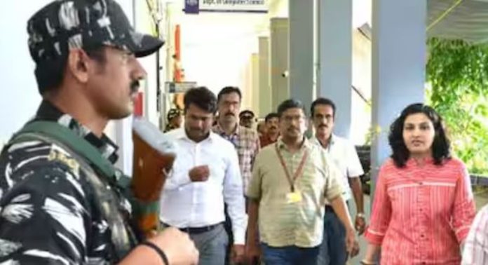 ലോക്സഭാ തെരഞ്ഞെടുപ്പ് വോട്ടെണ്ണല് ; മൂന്ന് ജില്ലകളിലെ കേന്ദ്രങ്ങളില് ഇന്ന് നിരോധനാജ്ഞ ലോക്സഭാ തെരഞ്ഞെടുപ്പ് വോട്ടെണ്ണല് ; മൂന്ന് ജില്ലകളിലെ കേന്ദ്രങ്ങളില് ഇന്ന് നിരോധനാജ്ഞ