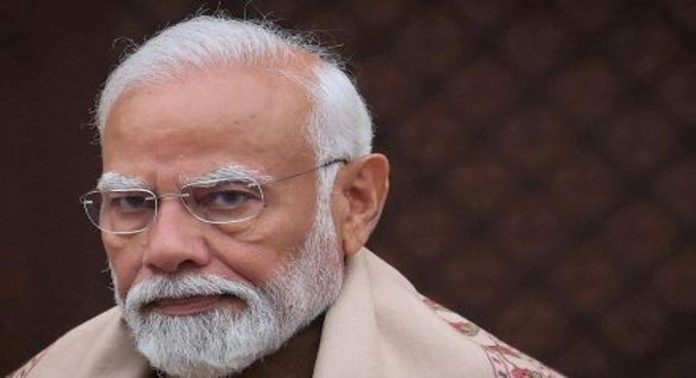 ശത്രുക്കളെ പാഠം പഠിപ്പിക്കും ; പാകിസ്താന് മുന്നറിയിപ്പുമായി മോദി ശത്രുക്കളെ പാഠം പഠിപ്പിക്കും ; പാകിസ്താന് മുന്നറിയിപ്പുമായി മോദി