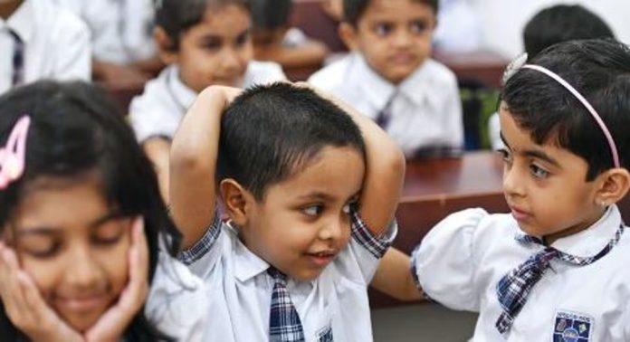 സംസ്ഥാനത്തെ സ്കൂളുകളും കോളേജുകളും ഇന്ന് തുറക്കും ; കുരുന്നുകൾ ആവേശത്തിൽ സംസ്ഥാനത്തെ സ്കൂളുകളും കോളേജുകളും ഇന്ന് തുറക്കും ; കുരുന്നുകൾ ആവേശത്തിൽ