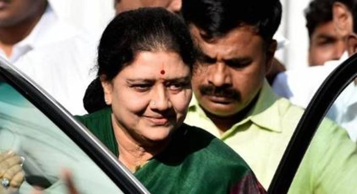 പാർട്ടിയെ രക്ഷിക്കണം ; രാഷ്ട്രീയത്തിൽ വീണ്ടും തിരിച്ചുവരവ് പ്രഖ്യാപിച്ച് വി.കെ. ശശികല പാർട്ടിയെ രക്ഷിക്കണം ; രാഷ്ട്രീയത്തിൽ വീണ്ടും തിരിച്ചുവരവ് പ്രഖ്യാപിച്ച് വി.കെ. ശശികല