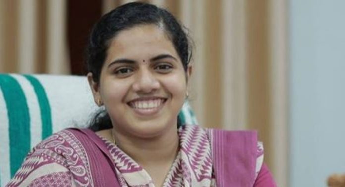 നഗരസഭാ ഭരണം കൈവിട്ടു പോകാനുള്ള സാധ്യതയിലേക്ക് എത്തിച്ചു ; ആര്യാ രാജേന്ദ്രനെതിരെ തിരുവനന്തപുരം ജില്ലാ സെക്രട്ടറിയേറ്റിൽ വിമർശനം നഗരസഭാ ഭരണം കൈവിട്ടു പോകാനുള്ള സാധ്യതയിലേക്ക് എത്തിച്ചു ; ആര്യാ രാജേന്ദ്രനെതിരെ തിരുവനന്തപുരം ജില്ലാ സെക്രട്ടറിയേറ്റിൽ വിമർശനം